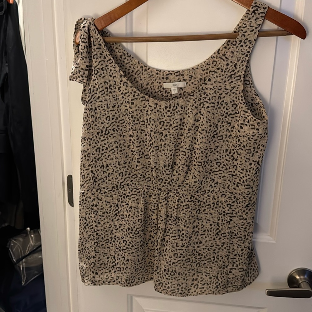 Patterned loose fitting top